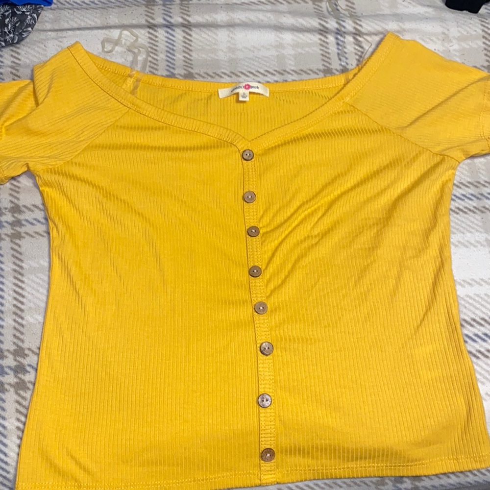 (New) off the shoulder shirt, smoke free home